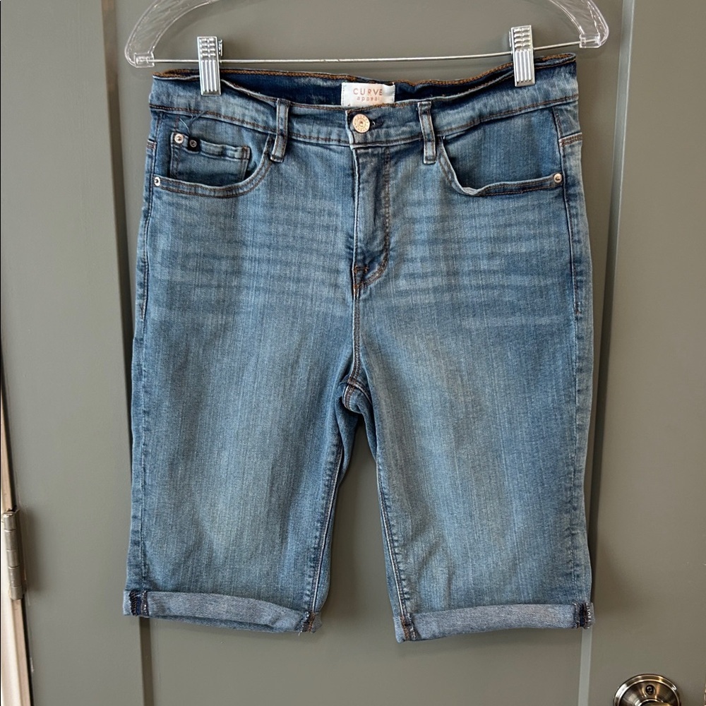 Curve Appeal  Women's Blue Denim Bermuda Shorts size 8/29